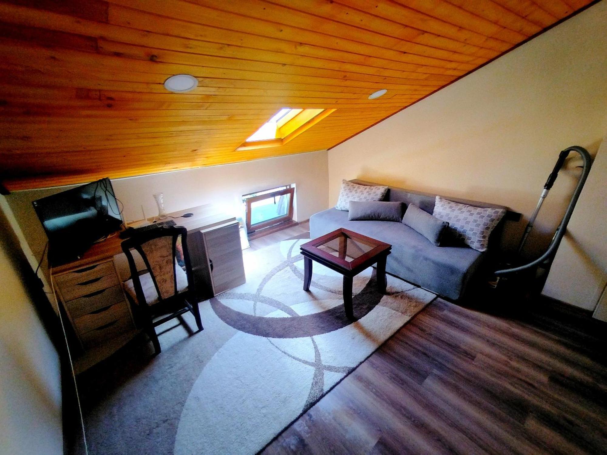 וארנה Low Budget Apartment With Breakfast מראה חיצוני תמונה